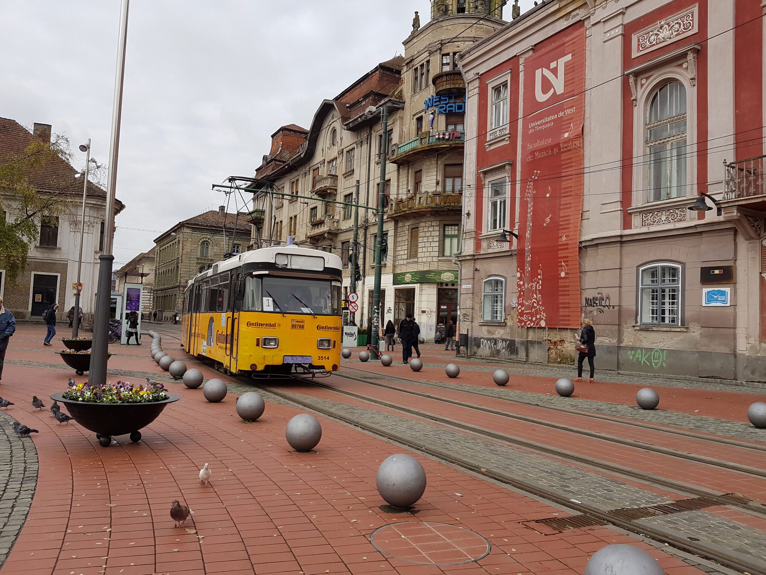 Timișoara bezoeken: kleurrijke pleinen, historie en Oost-Europese charme!