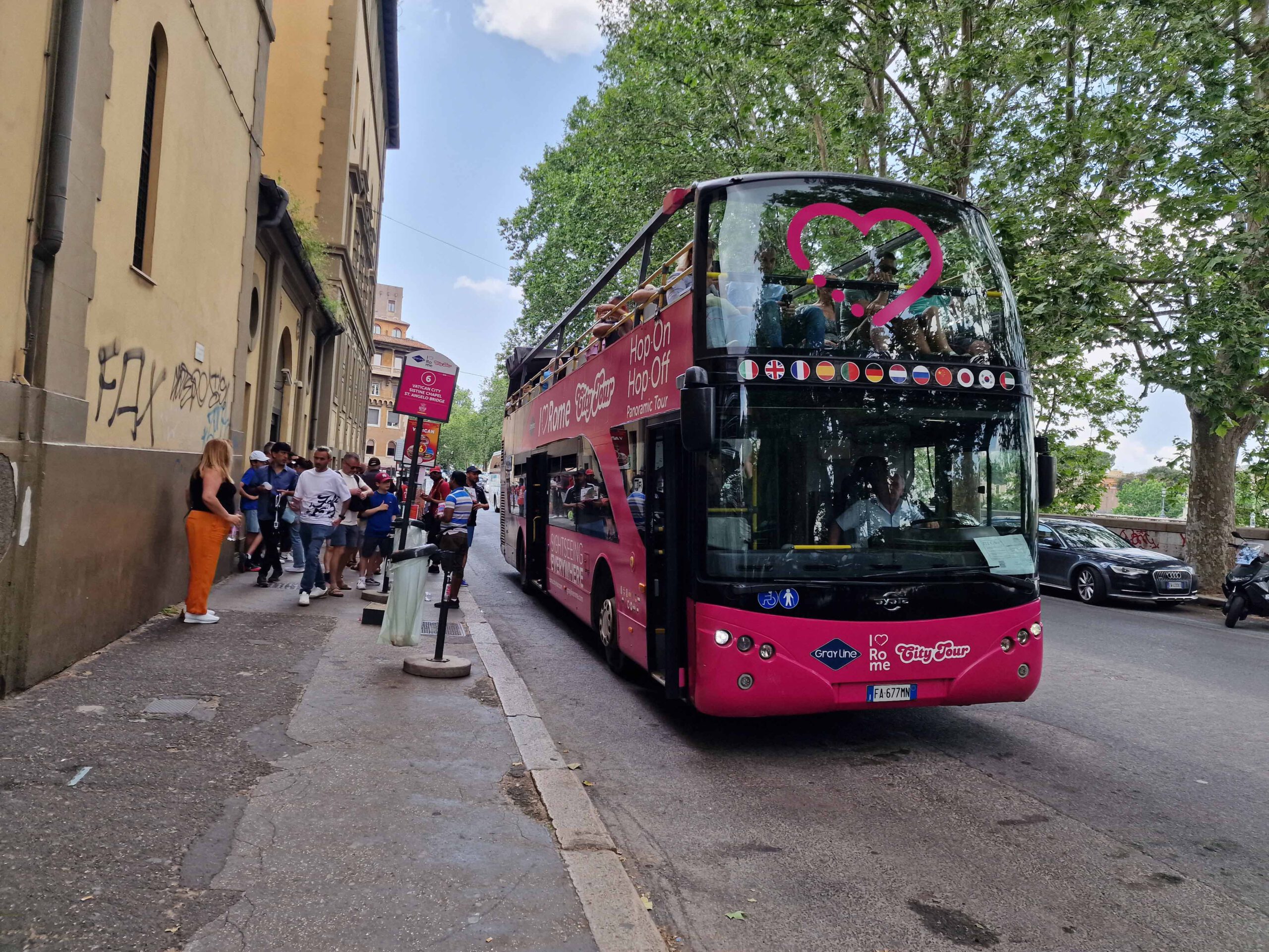 Hop on Hop off-bus door Rome