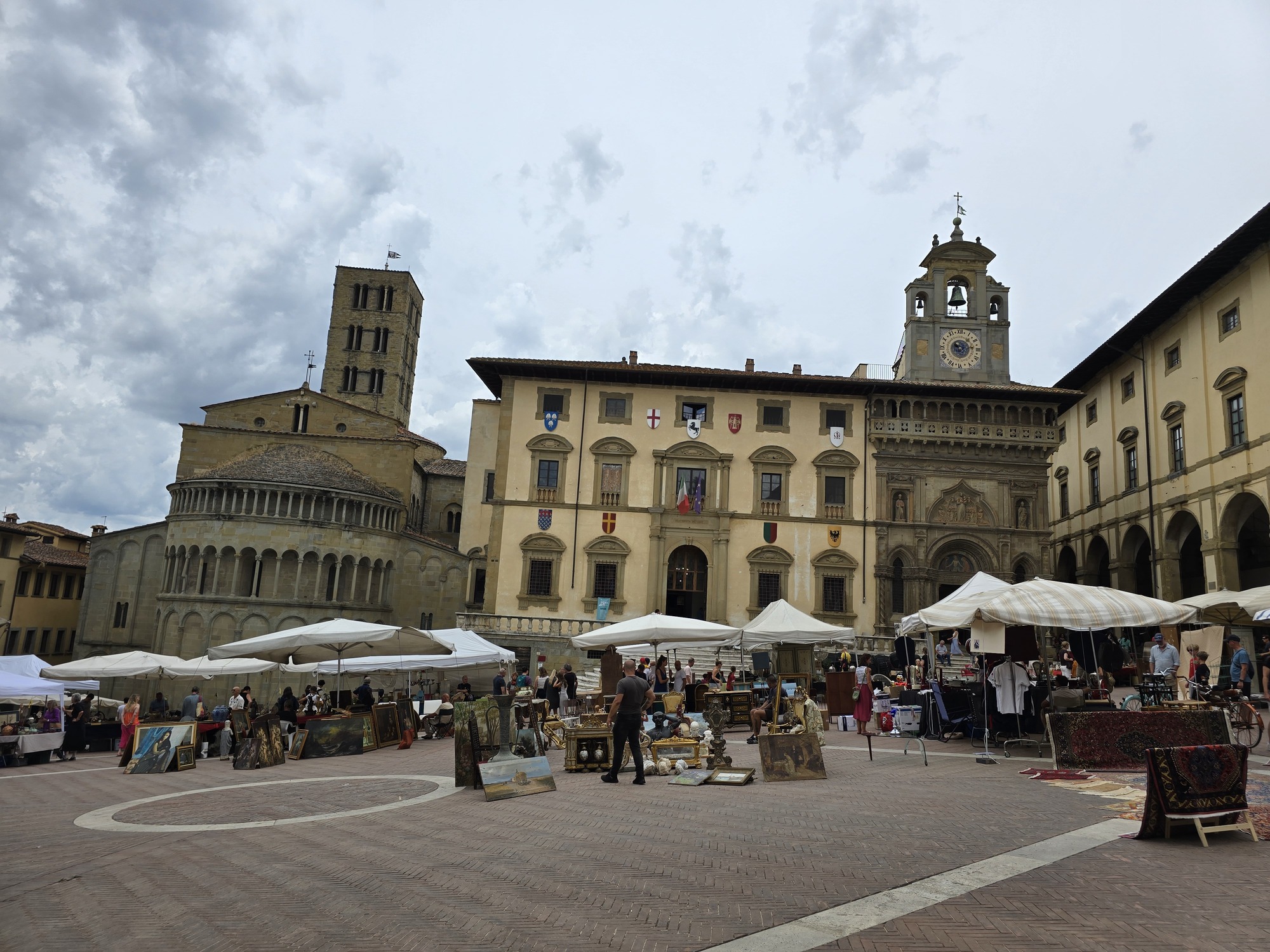 Een heerlijke dag op de antiekmarkt in Arezzo