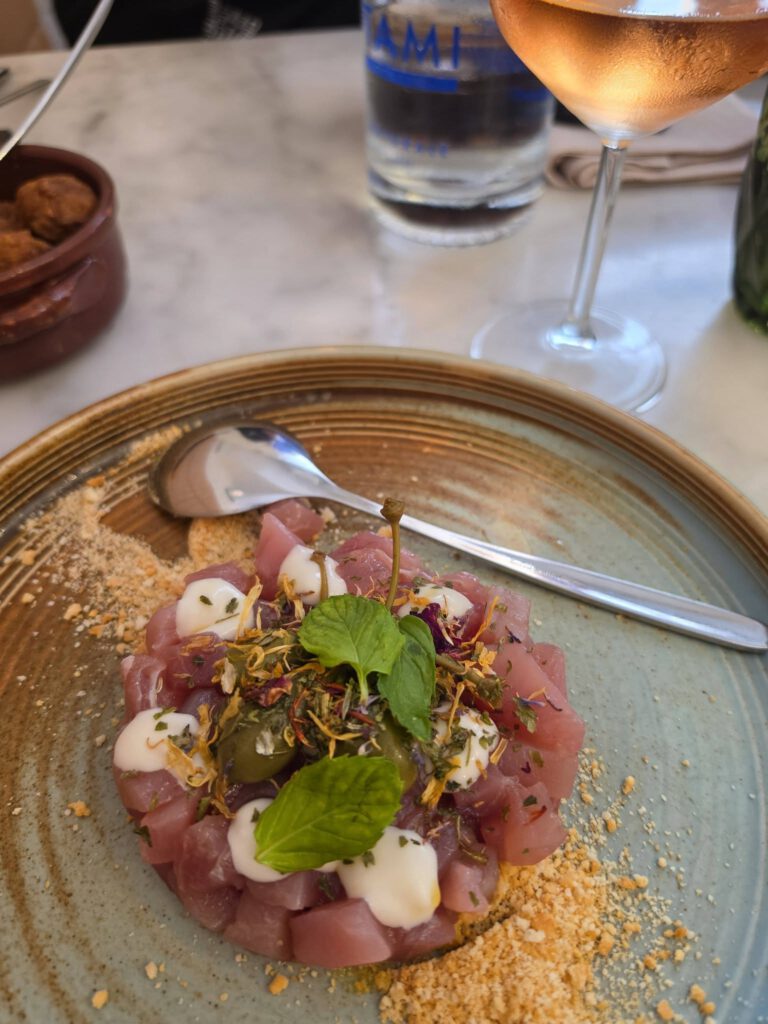 Kan een afbeelding zijn van sashimi