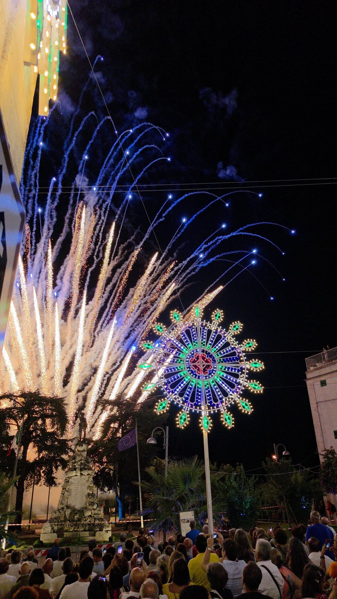Kan een afbeelding zijn van vuurwerk