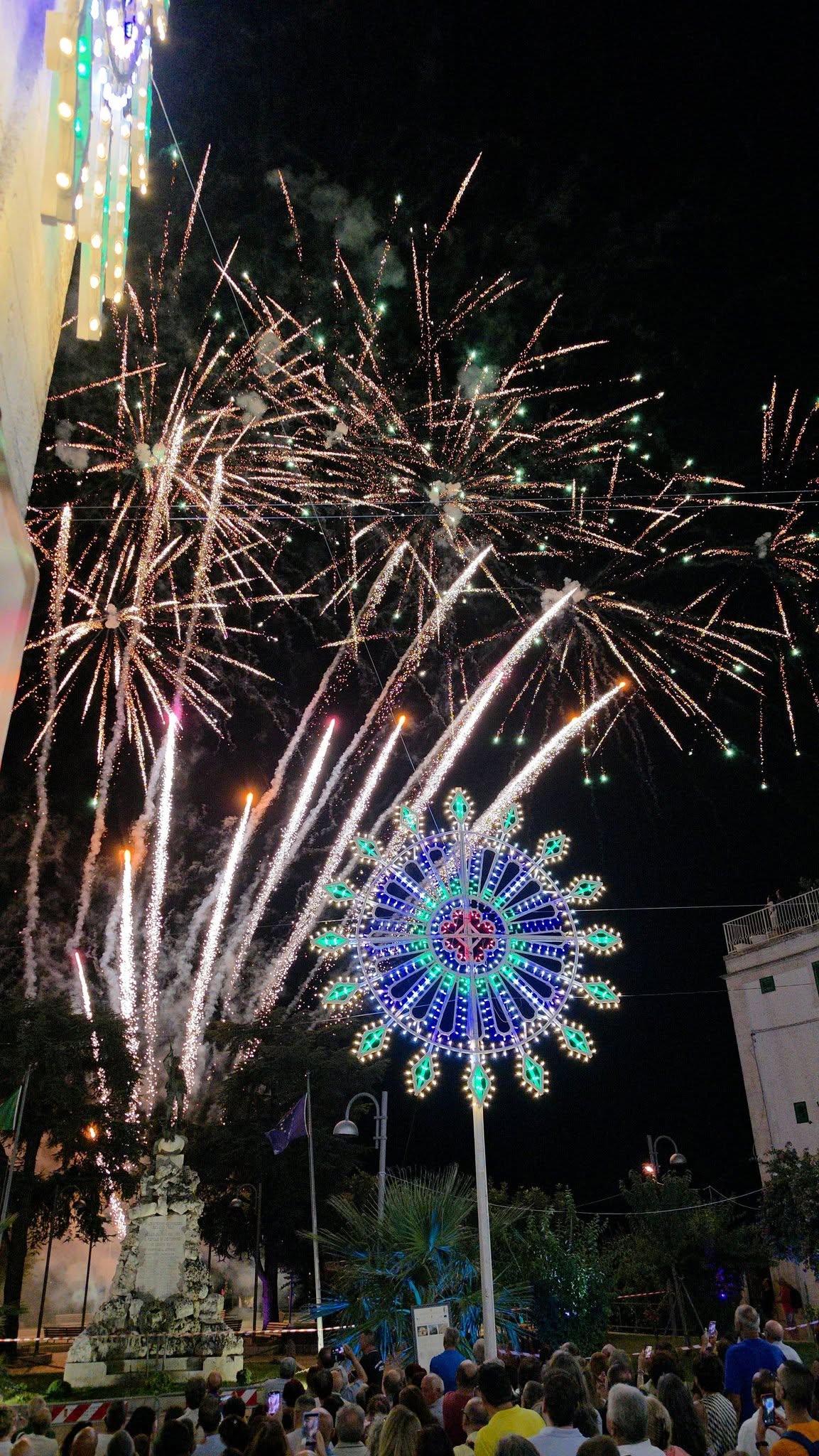 Kan een afbeelding zijn van vuurwerk
