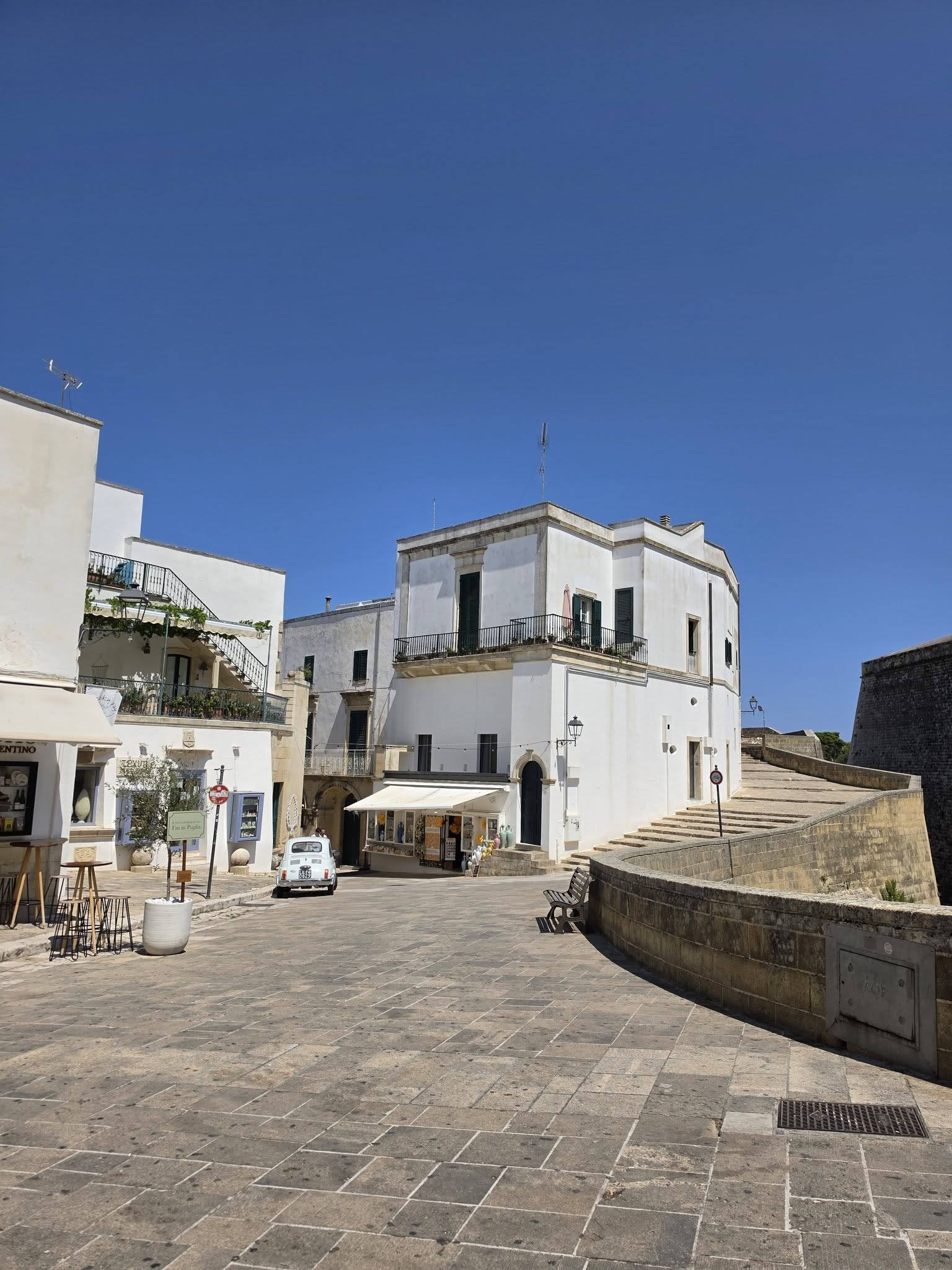 Kan een afbeelding zijn van Santorini en windmolen