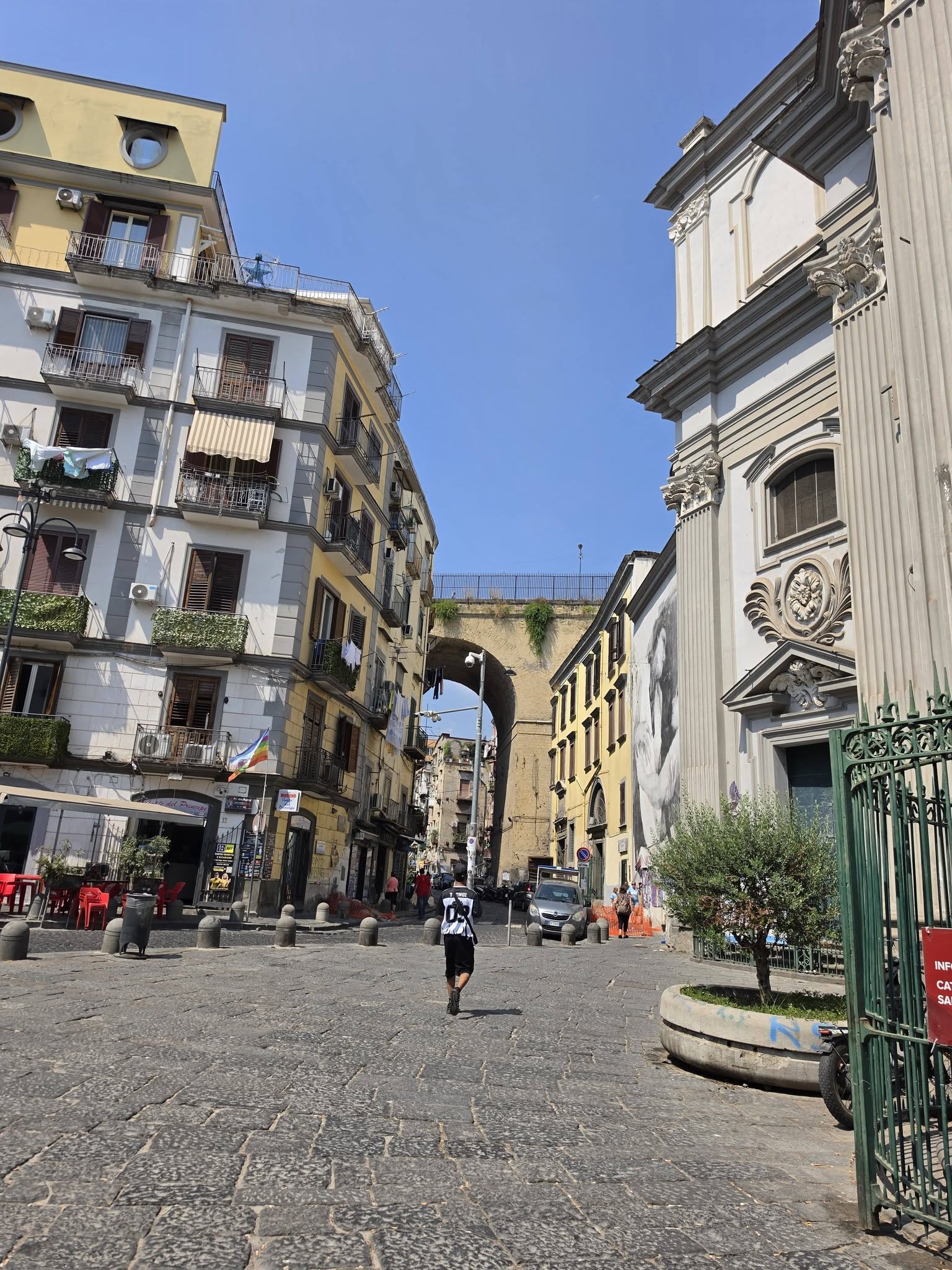 Kan een afbeelding zijn van straat, Stari Most en Camogli